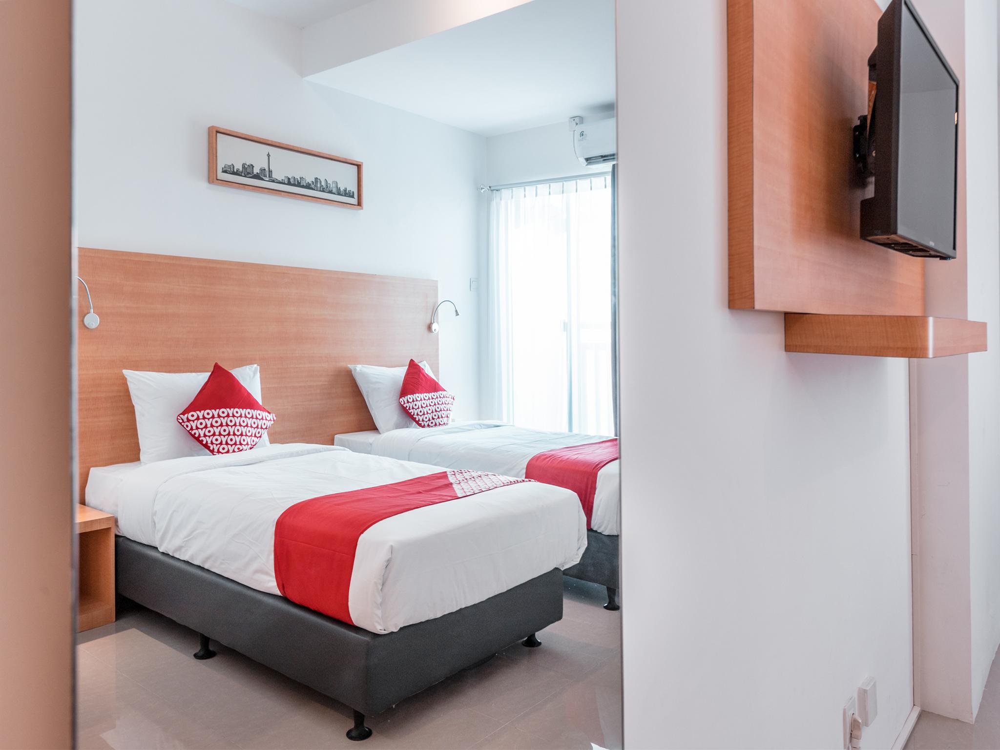 Oyo Flagship 766 Prima Orchard Hotel Bekasi Buitenkant foto
