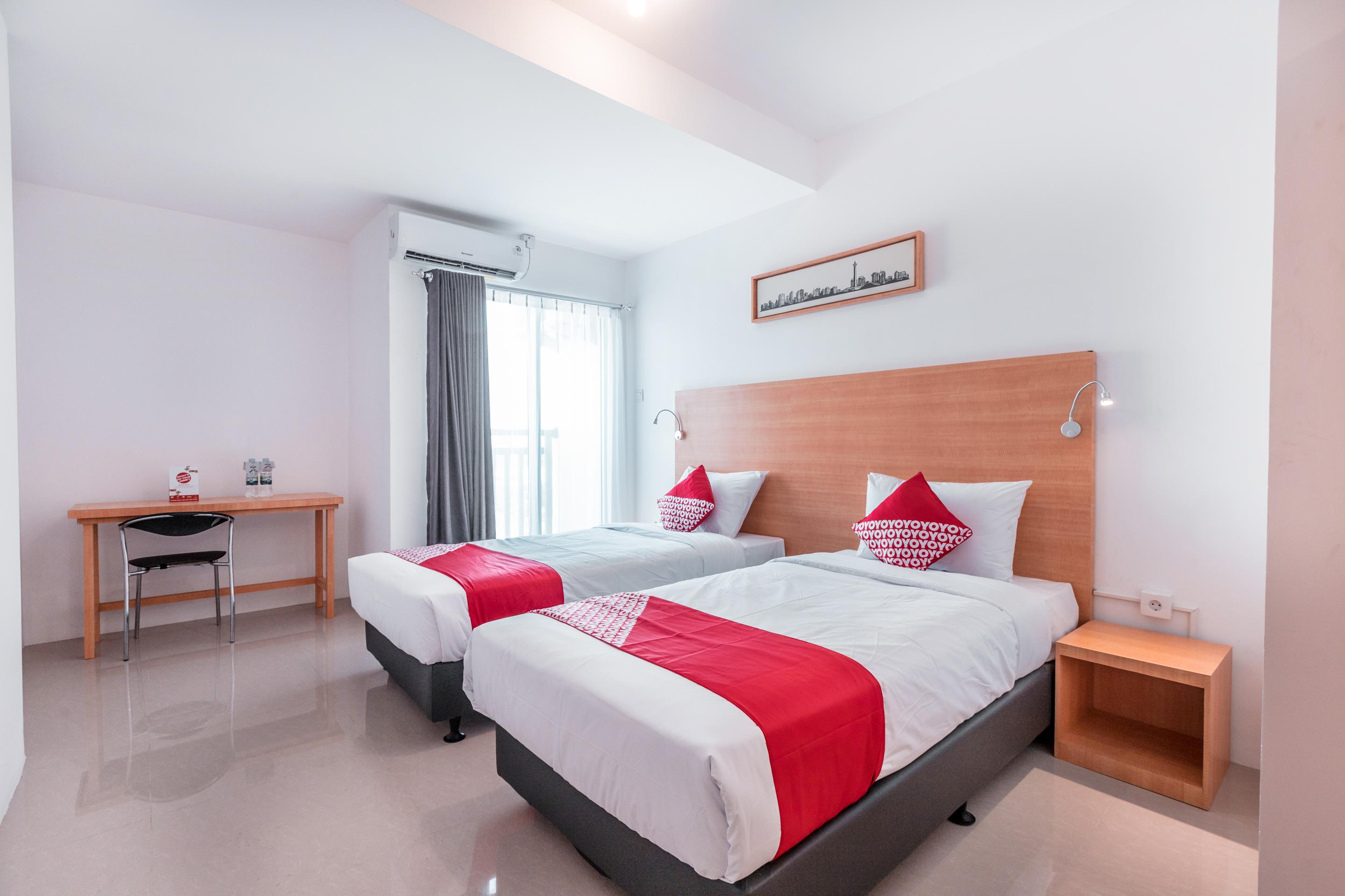Oyo Flagship 766 Prima Orchard Hotel Bekasi Buitenkant foto
